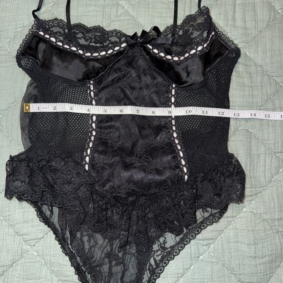 Vintage Black Fish Net Teddy Lingerie white Satin ribbon Bustier Sz M Burlesque - Picture 9 of 9